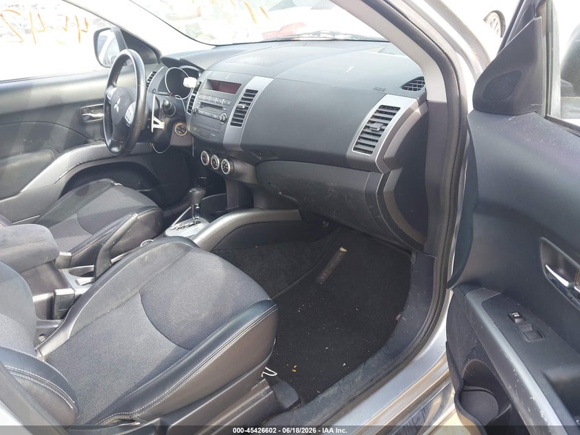 2009 Mitsubishi Outlander VIN JA4MT41X89Z002948 IAAI salvage auction — NORMAL WEAR, Clear (Virginia), sold $400 on 2026-07-17 (photo 5)