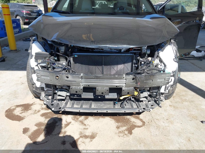 2025 Nissan VIN JN8BF0BE9SM460905 IAAI salvage auction — FRONT & REAR, Salvage Title, sold $325 on 2026-07-29 (photo 6)