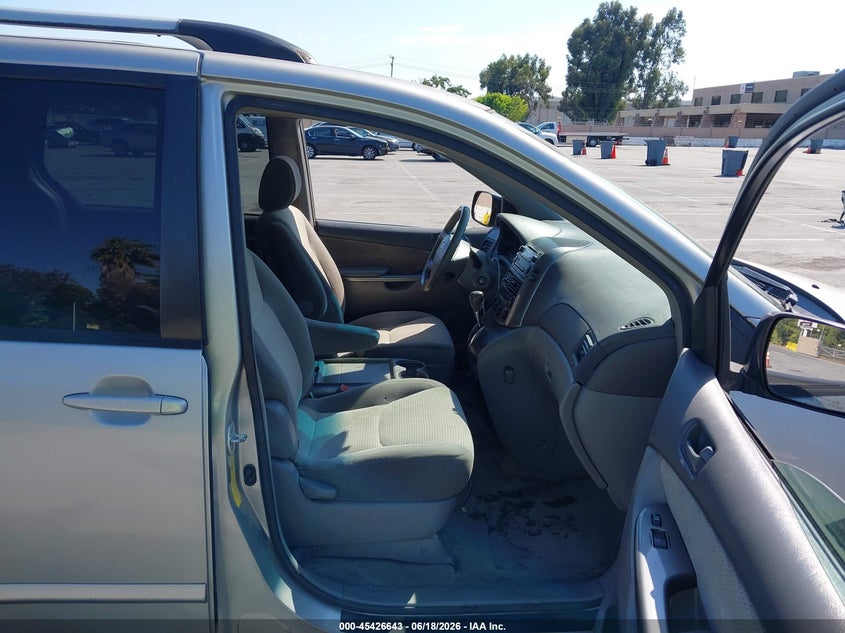 2008 Toyota Sienna VIN 5TDZK23C18S209226 IAAI salvage auction — NORMAL WEAR, Clear - Dealer Only (California), sold $650 on 2026-07-20 (photo 5)