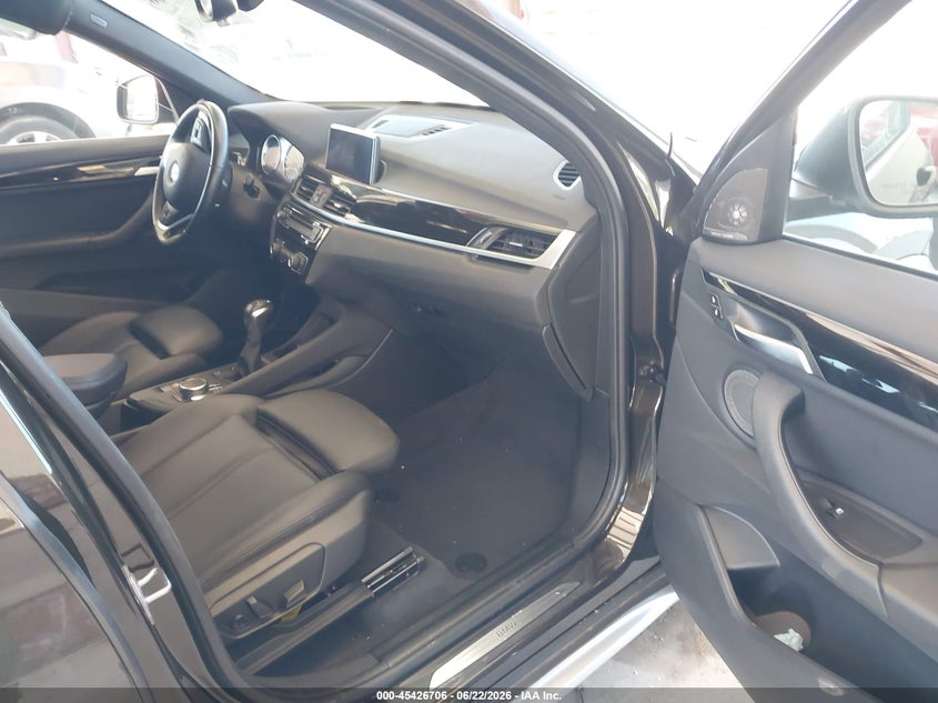 2019 BMW X1 VIN WBXHT3C58K5L36023 IAAI salvage auction — SIDE, Salvage Title, sold $5,200 on 2026-07-11 (photo 5)