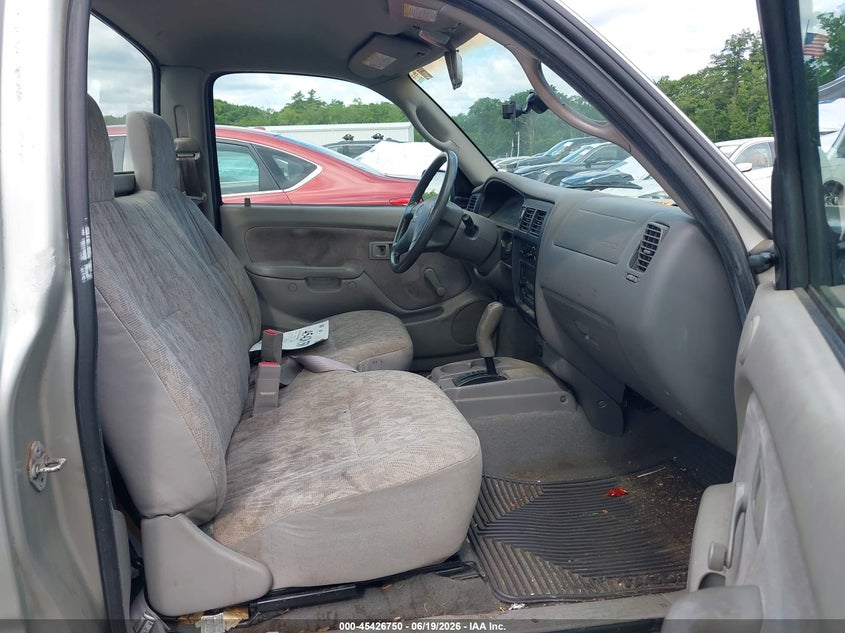 2004 Toyota Tacoma VIN 5TENL42NX4Z364168 IAAI salvage auction — FRONT END, Clear (Massachusetts), sold $825 on 2026-07-24 (photo 5)