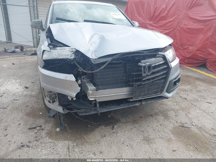 2019 Audi Q7 VIN WA1VAAF7XKD049533 IAAI salvage auction — FRONT END, Clear (Wisconsin), sold $5,000 on 2026-07-21 (photo 6)