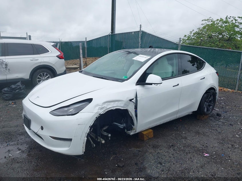 2024 Tesla Model y VIN 7SAYGDED7RF112586 IAAI salvage auction — LEFT FRONT, Salvage (Virginia), sold $8,625 on 2026-07-06 (photo 2)