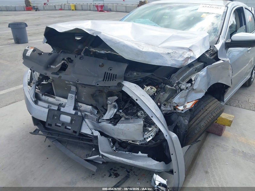 2017 Honda Civic VIN 19XFC2F59HE223849 IAAI salvage auction — FRONT END, Wait Title, sold $925 on 2026-08-30 (photo 6)