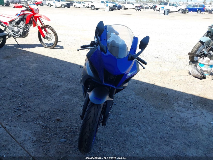 2022 Yamaha VIN JYARM38Y5NA000659 IAAI salvage auction — RIGHT SIDE, Salvage Title, sold $2,500 on 2026-08-03 (photo 2)