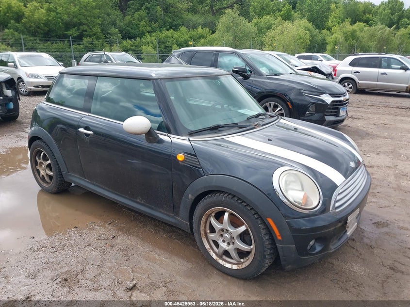 2008 Mini Cooper VIN WMWMF33558TT62518 IAAI salvage auction — NORMAL WEAR, Clear (Illinois), sold $450 on 2026-07-22 (photo 1)