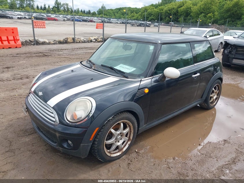 2008 Mini Cooper VIN WMWMF33558TT62518 IAAI salvage auction — NORMAL WEAR, Clear (Illinois), sold $450 on 2026-07-22 (photo 2)