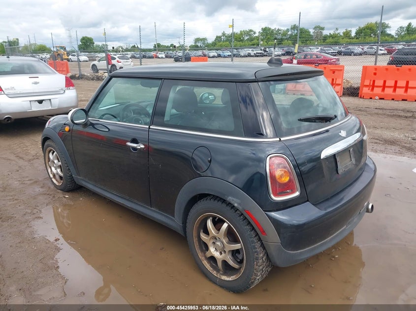 2008 Mini Cooper VIN WMWMF33558TT62518 IAAI salvage auction — NORMAL WEAR, Clear (Illinois), sold $450 on 2026-07-22 (photo 3)