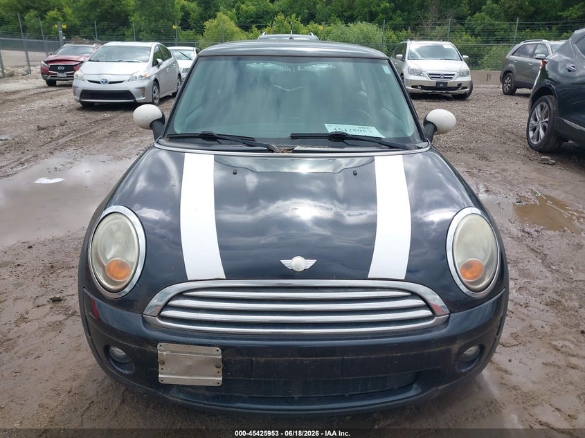 2008 Mini Cooper VIN WMWMF33558TT62518 IAAI salvage auction — NORMAL WEAR, Clear (Illinois), sold $450 on 2026-07-22 (photo 6)