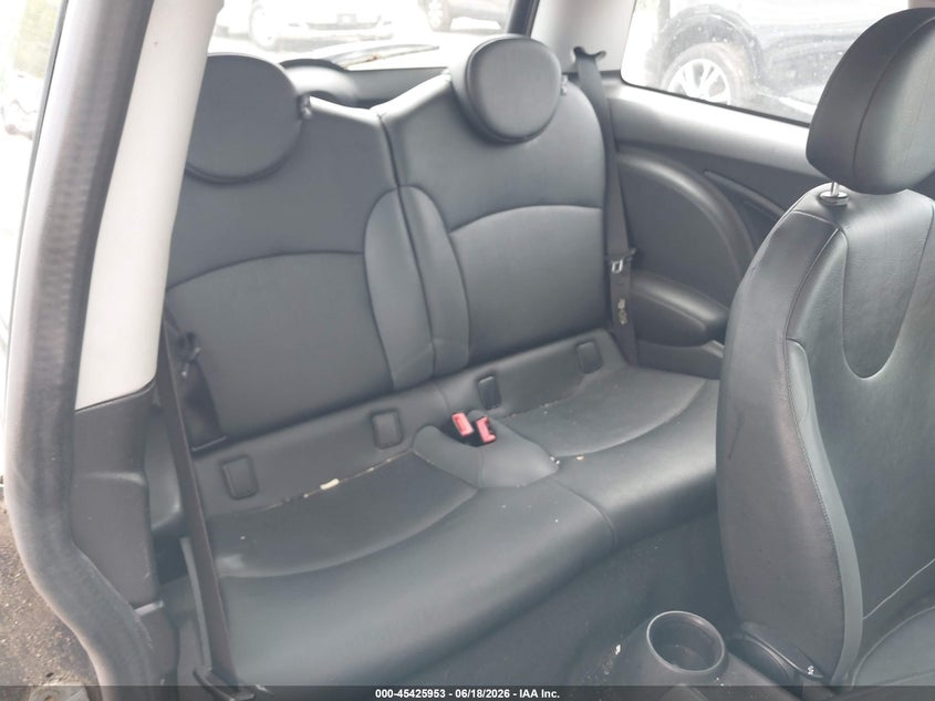 2008 Mini Cooper VIN WMWMF33558TT62518 IAAI salvage auction — NORMAL WEAR, Clear (Illinois), sold $450 on 2026-07-22 (photo 8)