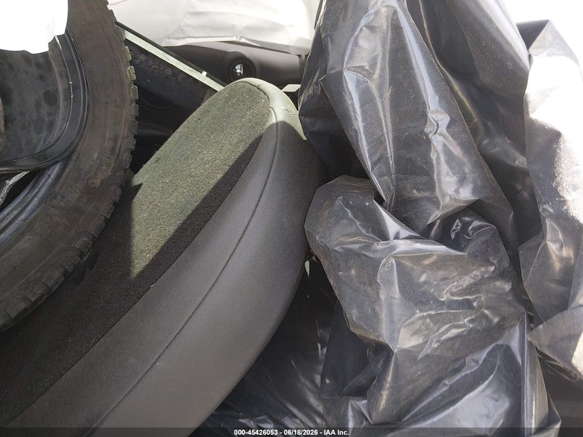 2013 Mini Countryman VIN WMWZC5C55DWM15821 IAAI salvage auction — BIO HAZARD, Wait Title, sold $300 on 2026-08-11 (photo 8)