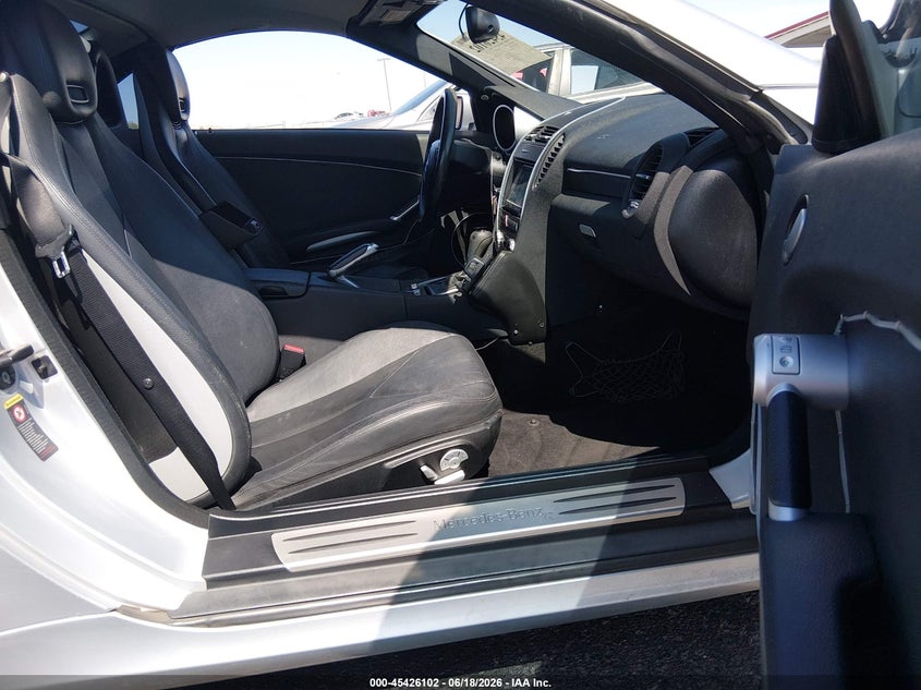 2005 Mercedes-benz Slk-class VIN WDBWK56F75F048045 IAAI salvage auction — NORMAL WEAR, Clear (Nevada), sold $25 on 2026-07-17 (photo 5)