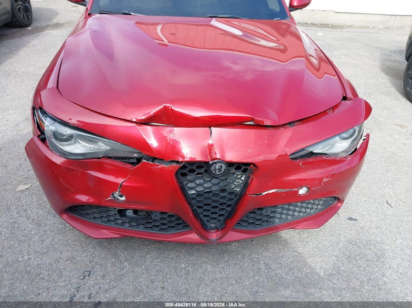 2017 Alfa romeo Giulia VIN ZARFAEEN8H7550242 IAAI salvage auction — NORMAL WEAR, Clear (Montana), sold $2,300 on 2026-07-30 (photo 6)