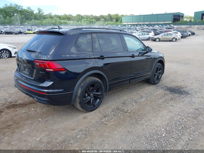2024 Volkswagen Tiguan VIN 3VV8B7AX1RM161728 IAAI salvage auction — LEFT REAR, Salvage Title, sold $14,500 on 2026-09-01 (photo 4)