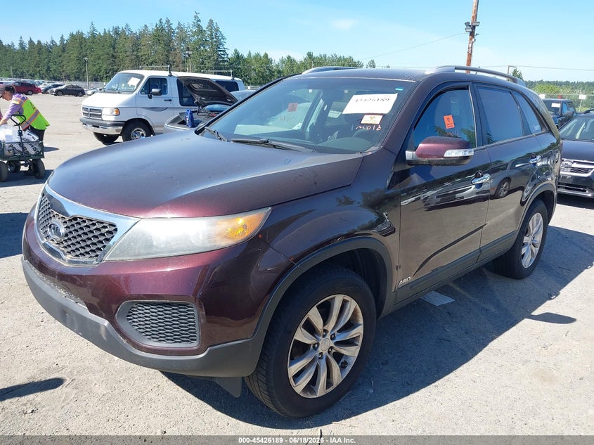 2011 Kia Sorento VIN 5XYKTDA23BG177730 IAAI salvage auction — NORMAL WEAR, Clear (Washington), sold $400 on 2026-07-29 (photo 2)