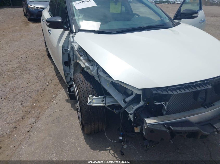 2017 Nissan Maxima VIN 1N4AA6AP0HC439957 IAAI salvage auction — RIGHT FRONT, Salvage Title, sold $3,000 on 2026-07-23 (photo 6)