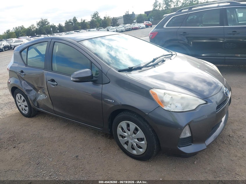 2013 Toyota Prius c VIN JTDKDTB34D1040619 IAAI salvage auction — RIGHT REAR, Salvage Title, sold $2,225 on 2026-07-20 (photo 1)