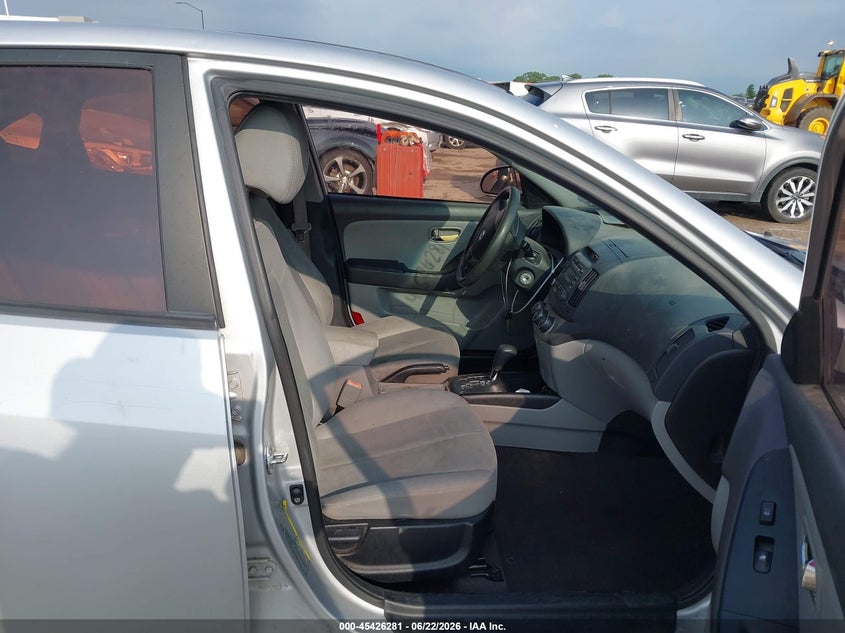 2010 Hyundai Elantra VIN KMHDU4AD8AU890526 IAAI salvage auction — FRONT & REAR, Salvage (Texas), sold $25 on 2026-07-28 (photo 5)