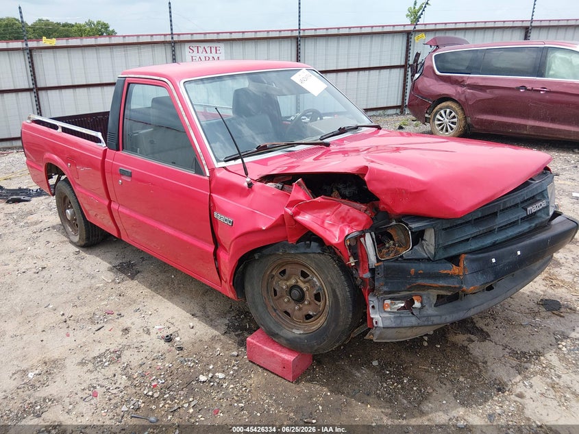 1992 Mazda B series VIN JM2UF1132N0285642 IAAI salvage auction — RIGHT FRONT, Clear (Arkansas), sold $425 on 2026-07-30 (photo 1)
