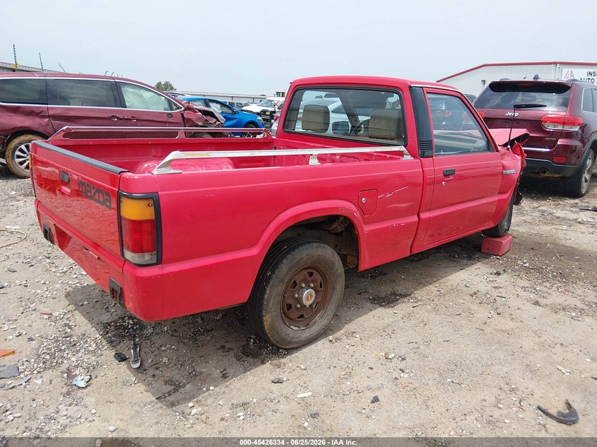 1992 Mazda B series VIN JM2UF1132N0285642 IAAI salvage auction — RIGHT FRONT, Clear (Arkansas), sold $425 on 2026-07-30 (photo 4)