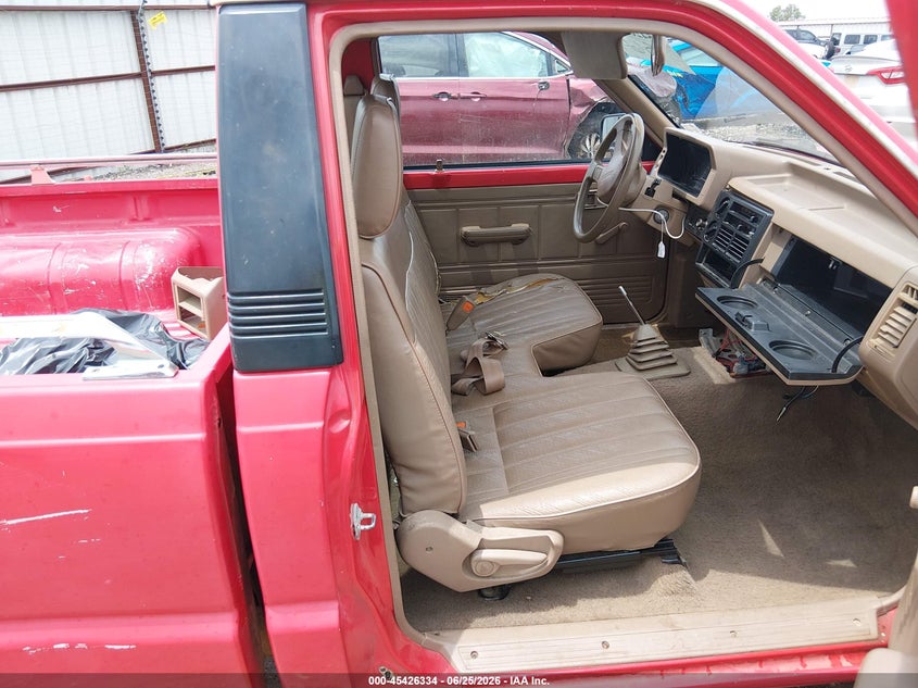 1992 Mazda B series VIN JM2UF1132N0285642 IAAI salvage auction — RIGHT FRONT, Clear (Arkansas), sold $425 on 2026-07-30 (photo 5)