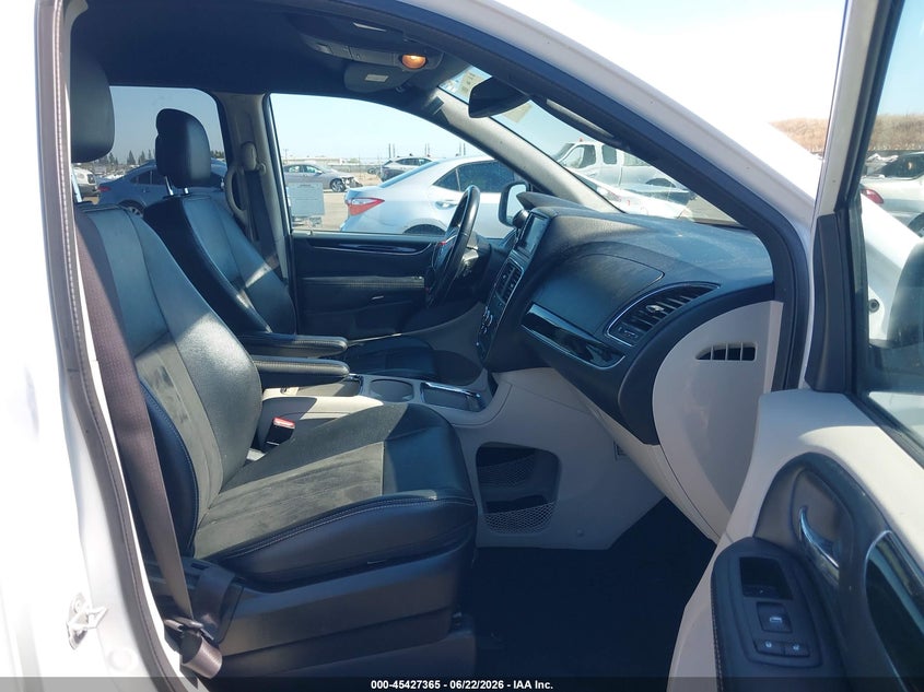 2019 Dodge Caravan VIN 2C4RDGCG9KR691051 IAAI salvage auction — RIGHT FRONT, Salvage (California), sold $1,600 on 2026-07-05 (photo 5)