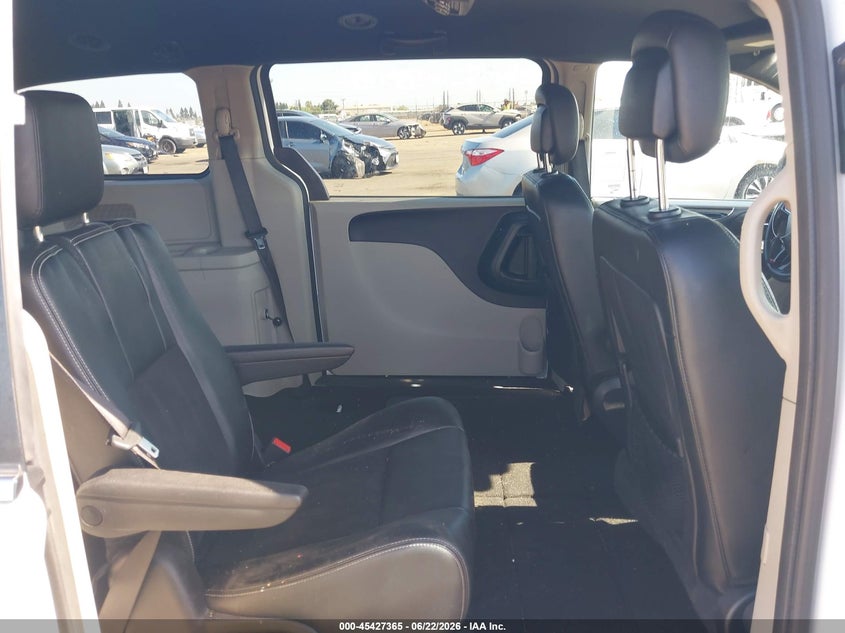 2019 Dodge Caravan VIN 2C4RDGCG9KR691051 IAAI salvage auction — RIGHT FRONT, Salvage (California), sold $1,600 on 2026-07-05 (photo 8)