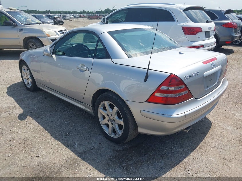 2002 Mercedes-benz Slk-klasse VIN WDBKK49F52F247627 IAAI salvage auction — NORMAL WEAR, Original (Texas), sold $550 on 2026-07-07 (photo 3)
