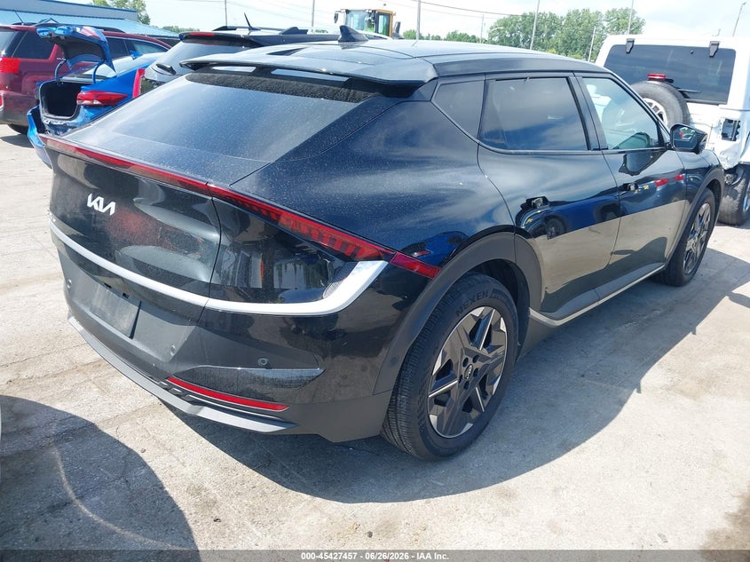 2025 Kia Ev6 VIN 5XYC3DJC2SG011664 IAAI salvage auction — LEFT SIDE, Salvage Title, sold $18,400 on 2026-08-20 (photo 4)