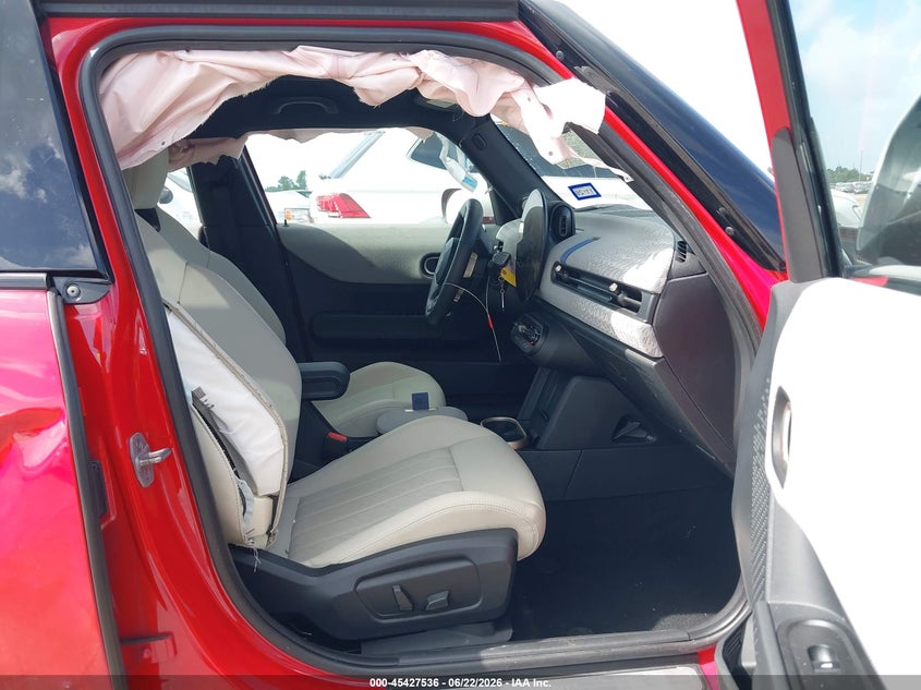 2025 Mini Hard top VIN WMW53GD03S2W38991 IAAI salvage auction — SIDE, Wait Title, sold $8,100 on 2026-08-13 (photo 5)