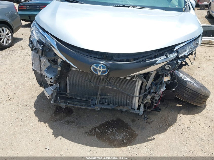 2022 Toyota Sienna VIN 5TDYRKECXNS132467 IAAI salvage auction — FRONT END, Salvage (California), sold $15,925 on 2026-07-13 (photo 6)