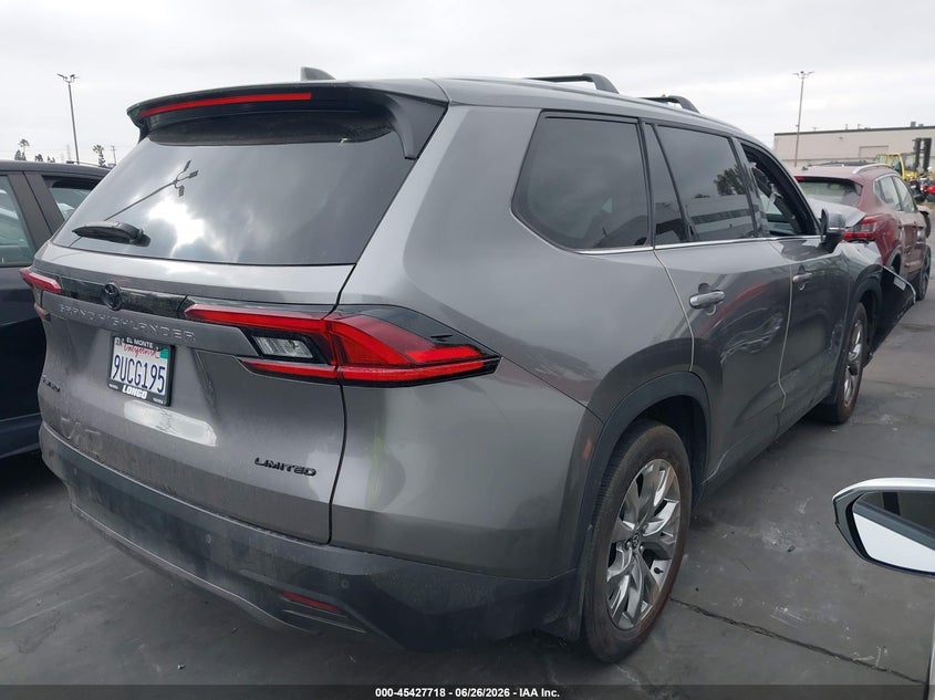 2025 Toyota Highlander VIN 5TDACAB52SS051266 IAAI salvage auction — FRONT END, Salvage Title, sold $20,975 on 2026-07-15 (photo 4)