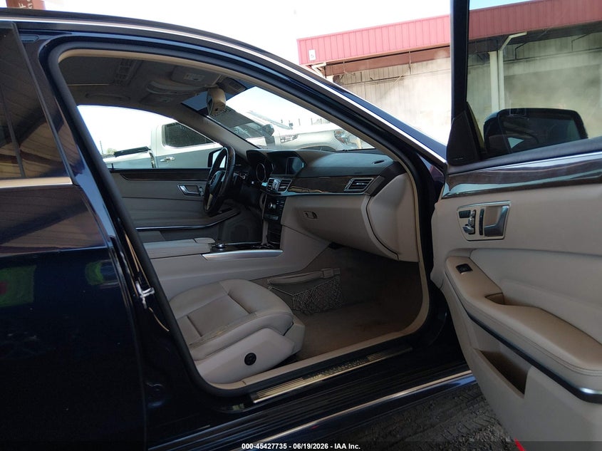 2014 Mercedes-benz E-klasse VIN WDDHF5KB9EA933531 IAAI salvage auction — RIGHT FRONT, Salvage (Arizona), sold $1,225 on 2026-08-18 (photo 5)
