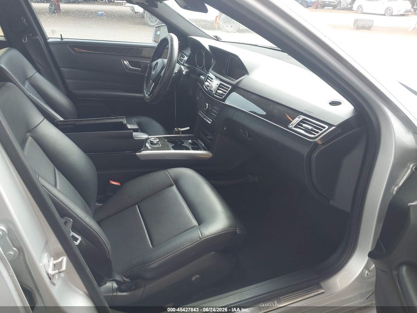 2016 Mercedes-benz E-class VIN WDDHF5KB1GB267939 IAAI salvage auction — NORMAL WEAR, Bill Of Sale (Arizona), sold $3,600 on 2026-08-11 (photo 5)