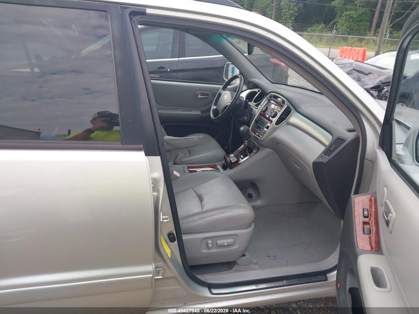 2006 Toyota Highlander hybrid VIN JTEDW21A860011142 IAAI salvage auction — NORMAL WEAR, Clear (Mississippi), sold $500 on 2026-07-24 (photo 5)