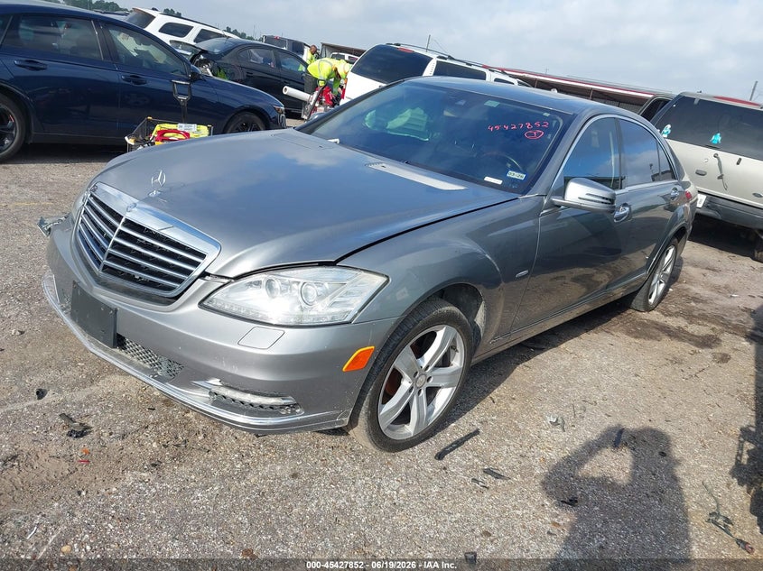 2012 Mercedes-benz S-klasse VIN WDDNG7DB4CA446694 IAAI salvage auction — RIGHT SIDE, Salvage Title, sold $2,100 on 2026-08-05 (photo 2)