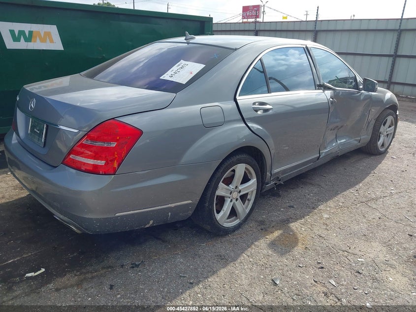 2012 Mercedes-benz S-klasse VIN WDDNG7DB4CA446694 IAAI salvage auction — RIGHT SIDE, Salvage Title, sold $2,100 on 2026-08-05 (photo 4)