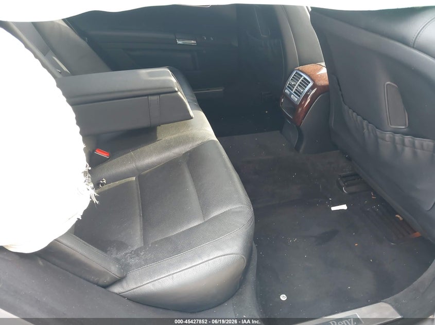2012 Mercedes-benz S-klasse VIN WDDNG7DB4CA446694 IAAI salvage auction — RIGHT SIDE, Salvage Title, sold $2,100 on 2026-08-05 (photo 8)