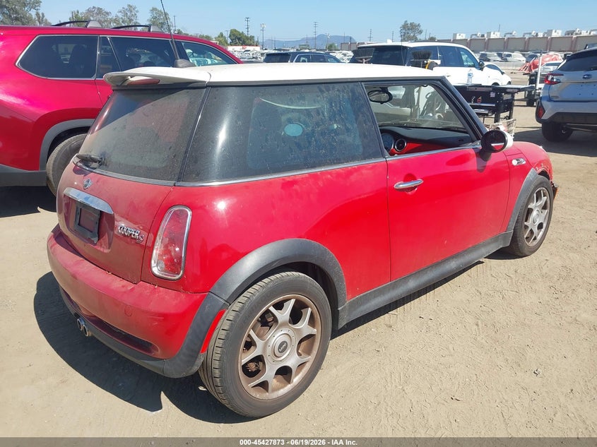 2005 Mini Cooper VIN WMWRE33575TG96718 IAAI salvage auction — RIGHT FRONT, Salvage (California), sold $275 on 2026-07-29 (photo 4)