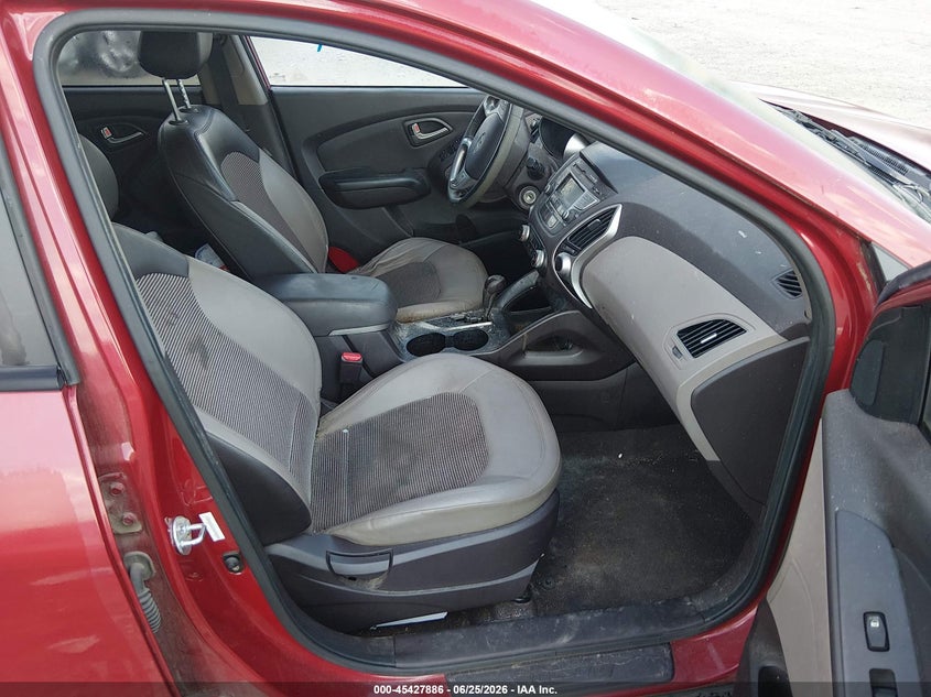 2010 Hyundai Tucson VIN KM8JU3AC3AU098482 IAAI salvage auction — NORMAL WEAR, Clear (Tennessee), sold $1,375 on 2026-07-16 (photo 5)