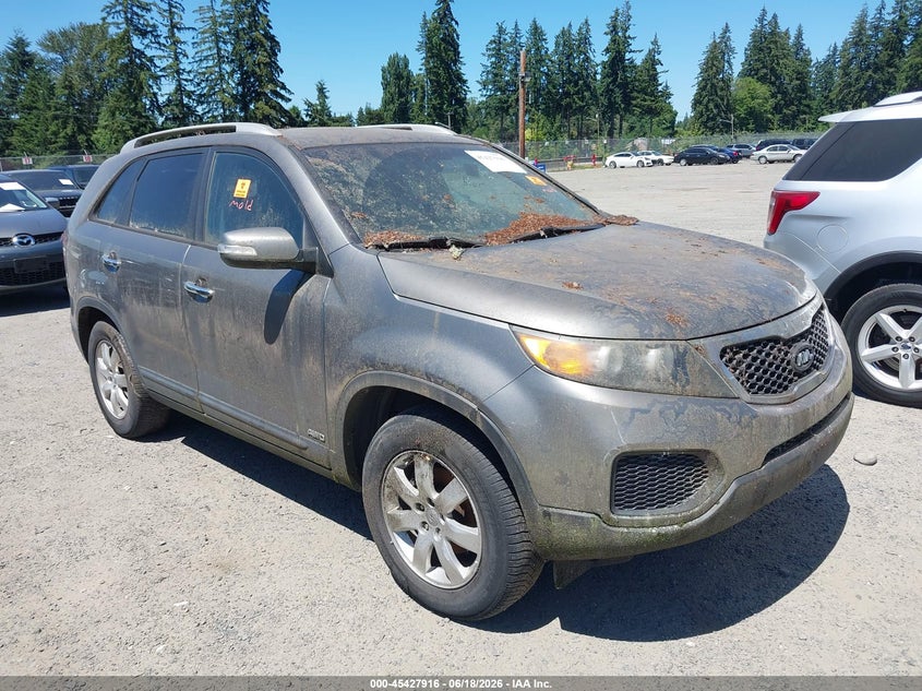 2013 Kia Sorento VIN 5XYKTDA27DG319094 IAAI salvage auction — NORMAL WEAR, Clear-Dealer Only (Alaska), sold $725 on 2026-07-29 (photo 1)