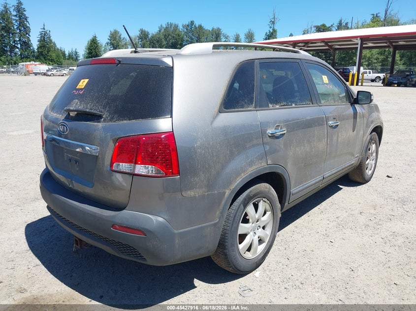 2013 Kia Sorento VIN 5XYKTDA27DG319094 IAAI salvage auction — NORMAL WEAR, Clear-Dealer Only (Alaska), sold $725 on 2026-07-29 (photo 4)