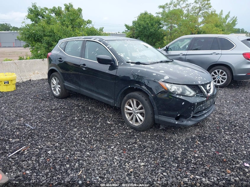 2017 Nissan Rogue VIN JN1BJ1CR7HW121920 IAAI salvage auction — NORMAL WEAR, Clear (New York), sold $25 on 2026-07-28 (photo 1)