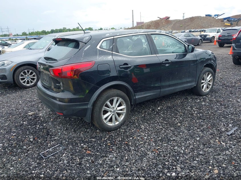 2017 Nissan Rogue VIN JN1BJ1CR7HW121920 IAAI salvage auction — NORMAL WEAR, Clear (New York), sold $25 on 2026-07-28 (photo 4)