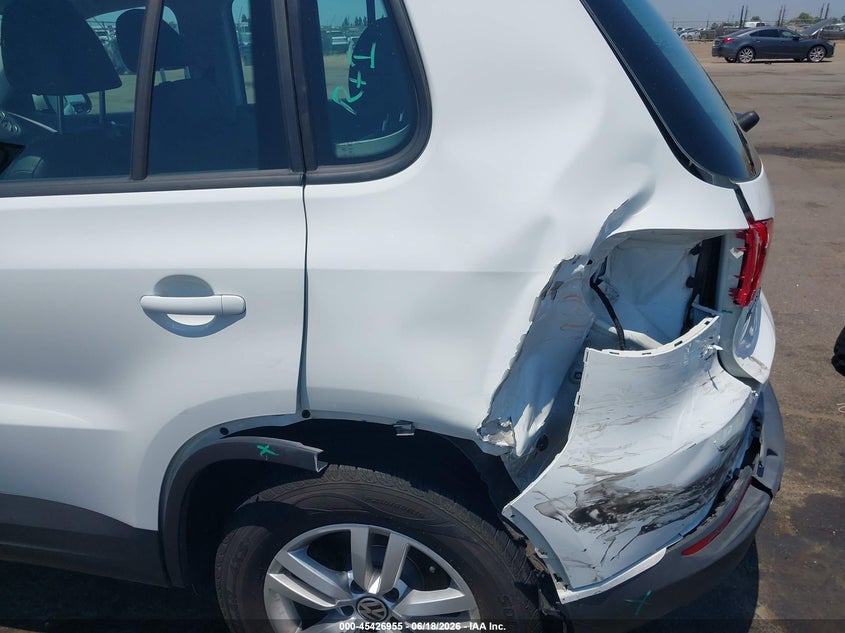 2017 Volkswagen Tiguan VIN WVGAV7AX9HK041815 IAAI salvage auction — LEFT REAR, Salvage (California), sold $1,950 on 2026-07-15 (photo 6)
