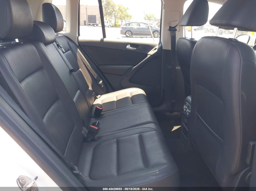 2017 Volkswagen Tiguan VIN WVGAV7AX9HK041815 IAAI salvage auction — LEFT REAR, Salvage (California), sold $1,950 on 2026-07-15 (photo 8)