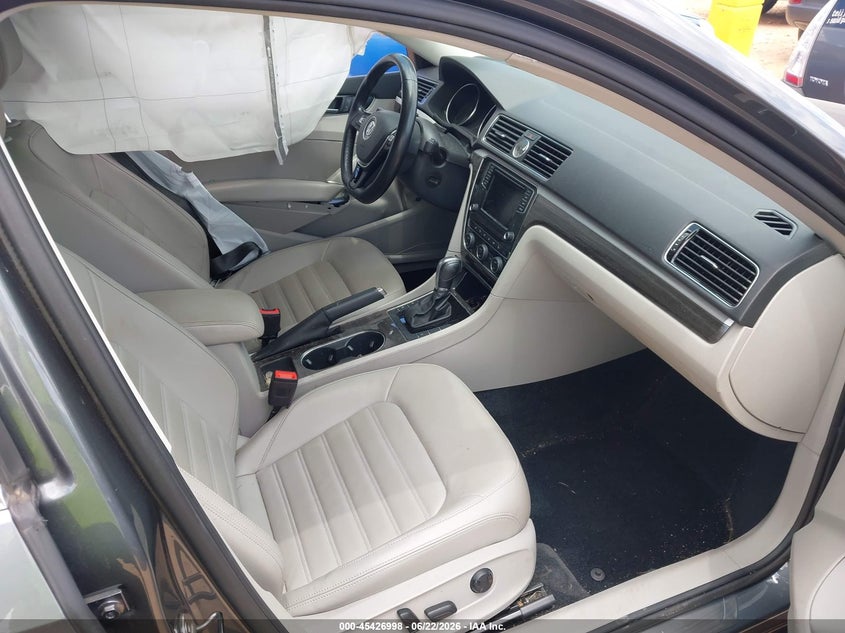 2017 Volkswagen Passat VIN 1VWCT7A39HC080637 IAAI salvage auction — LEFT SIDE, Salvage (North Carolina), sold $2,600 on 2026-07-30 (photo 5)