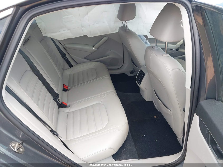 2017 Volkswagen Passat VIN 1VWCT7A39HC080637 IAAI salvage auction — LEFT SIDE, Salvage Title, sold $2,450 on 2026-07-23 (photo 8)