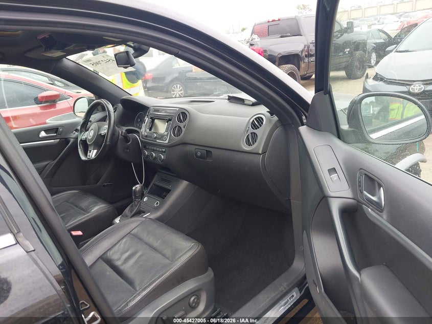 2014 Volkswagen Tiguan VIN WVGAV3AXXEW071192 IAAI salvage auction — FRONT END, Salvage (California), sold $1,500 on 2026-07-08 (photo 5)