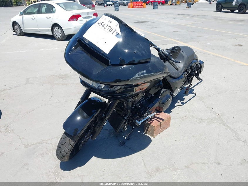 2024 Harley-davidson Road glide VIN 1HD1KH726RB622896 IAAI salvage auction — RIGHT SIDE, Salvage Title, sold $10,700 on 2026-08-18 (photo 2)